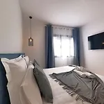 Myhome Urban Apartments-air Conditioning-city Center Apartament